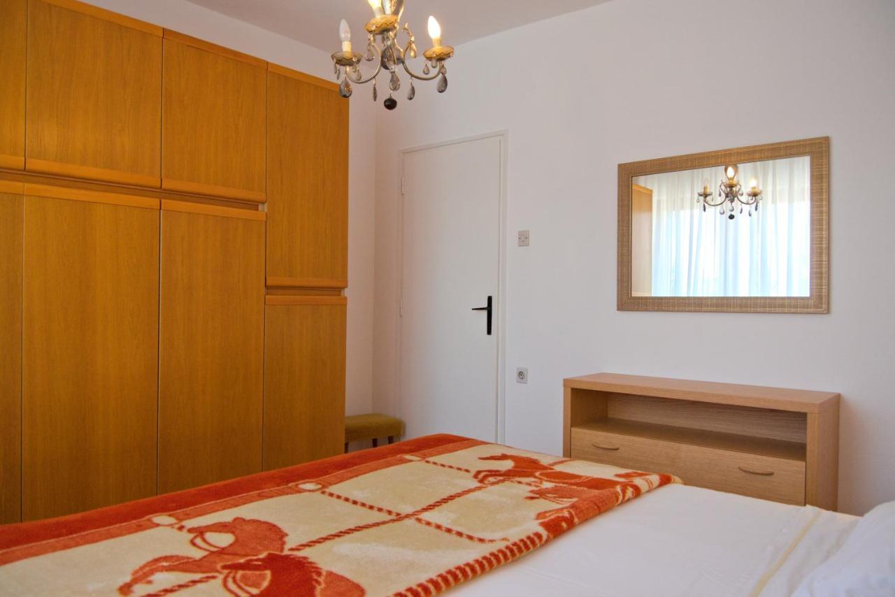 Apartments Vili 乌马格 外观 照片