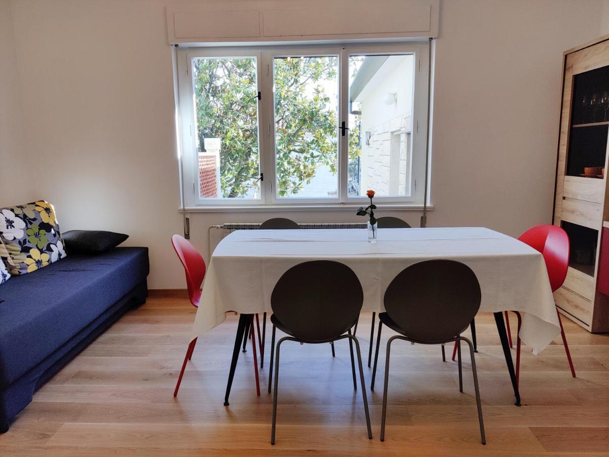 Apartments Vili 乌马格 外观 照片